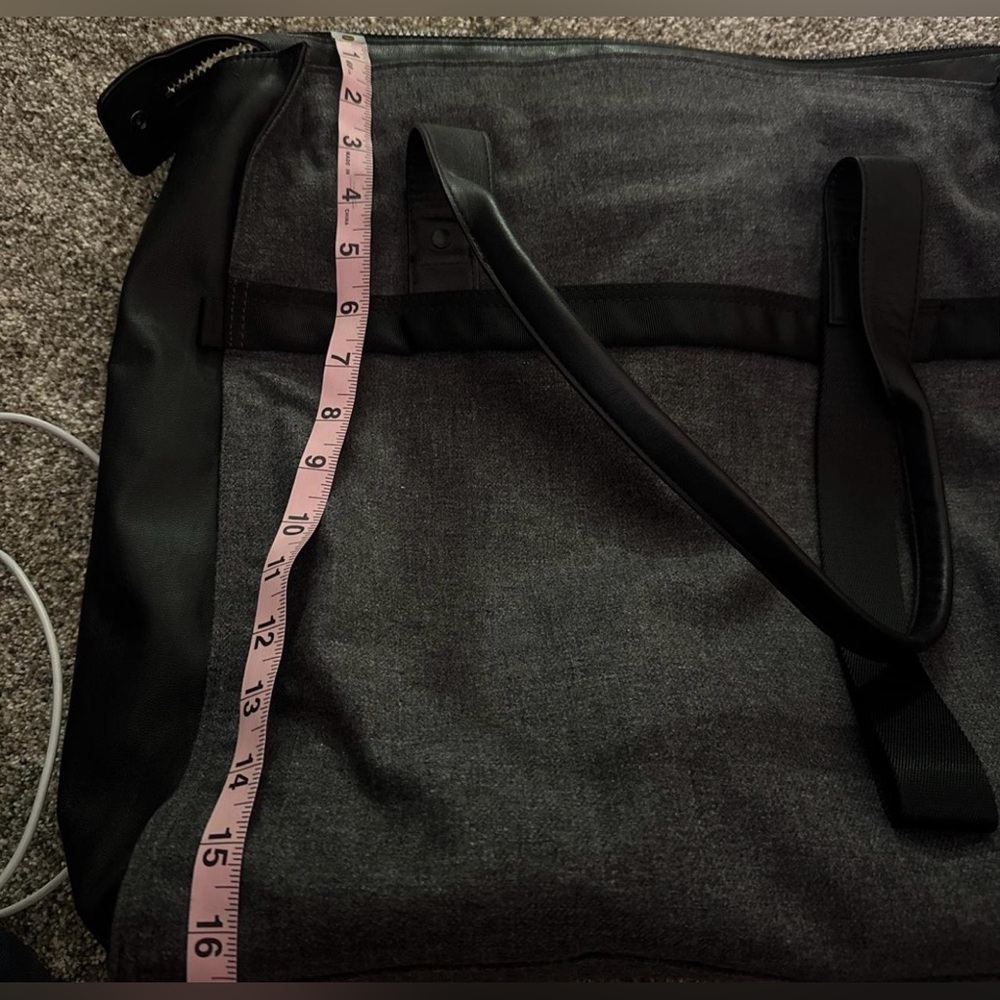 Lululemon Follow Your Bliss Tote Black Gray Gym Yoga Travel Laptop Carryall Bag - Picture 6 of 12
